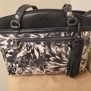 NWT Patricia Nash Black and White Leaf Print Shoulder Bag